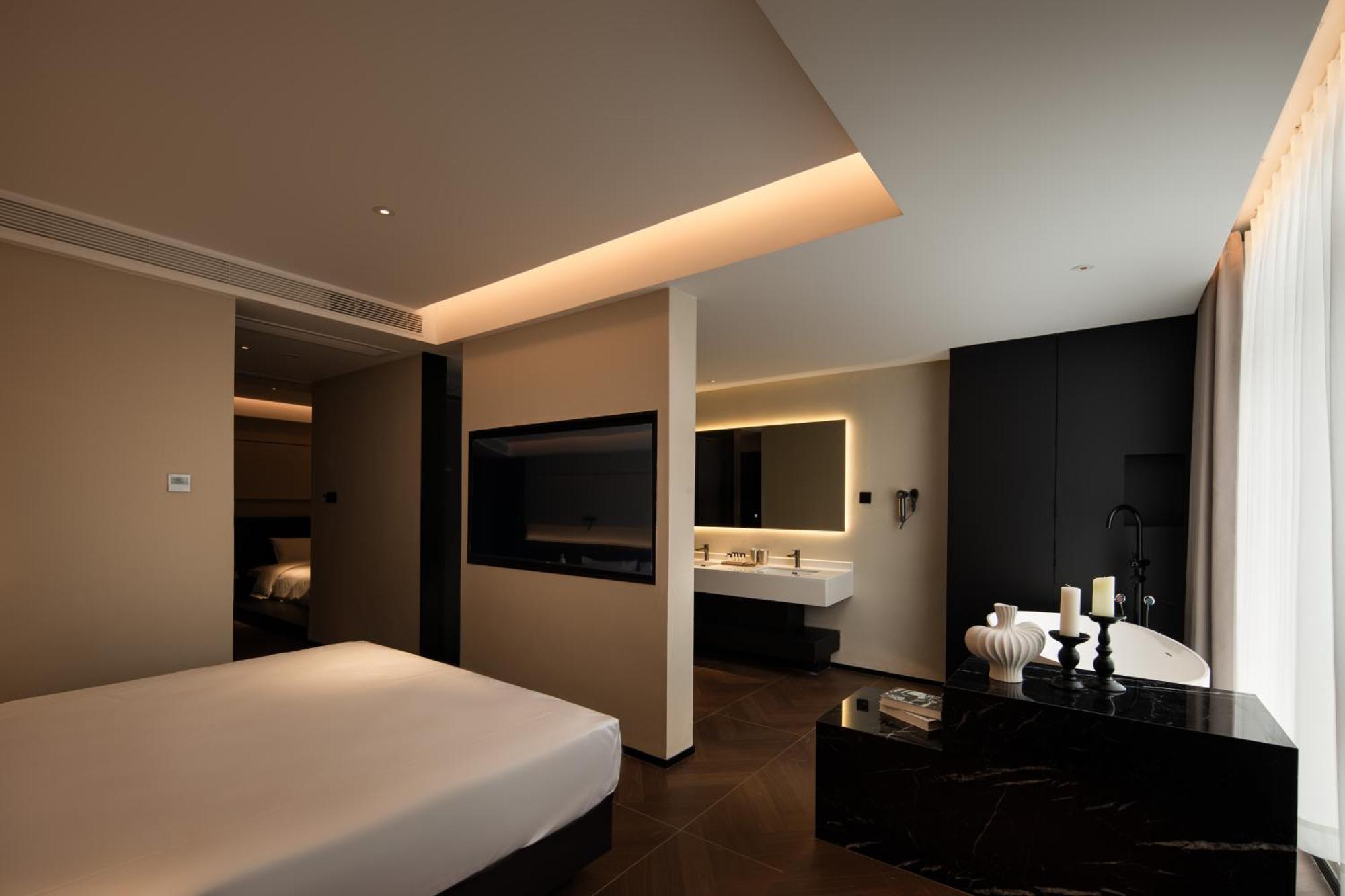 See You Soon At The Ritz Rose Summer Hotel Sanya Eksteriør billede